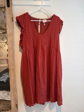 Knox Rose Rust Red Eyelet V-Neck Midi Dress